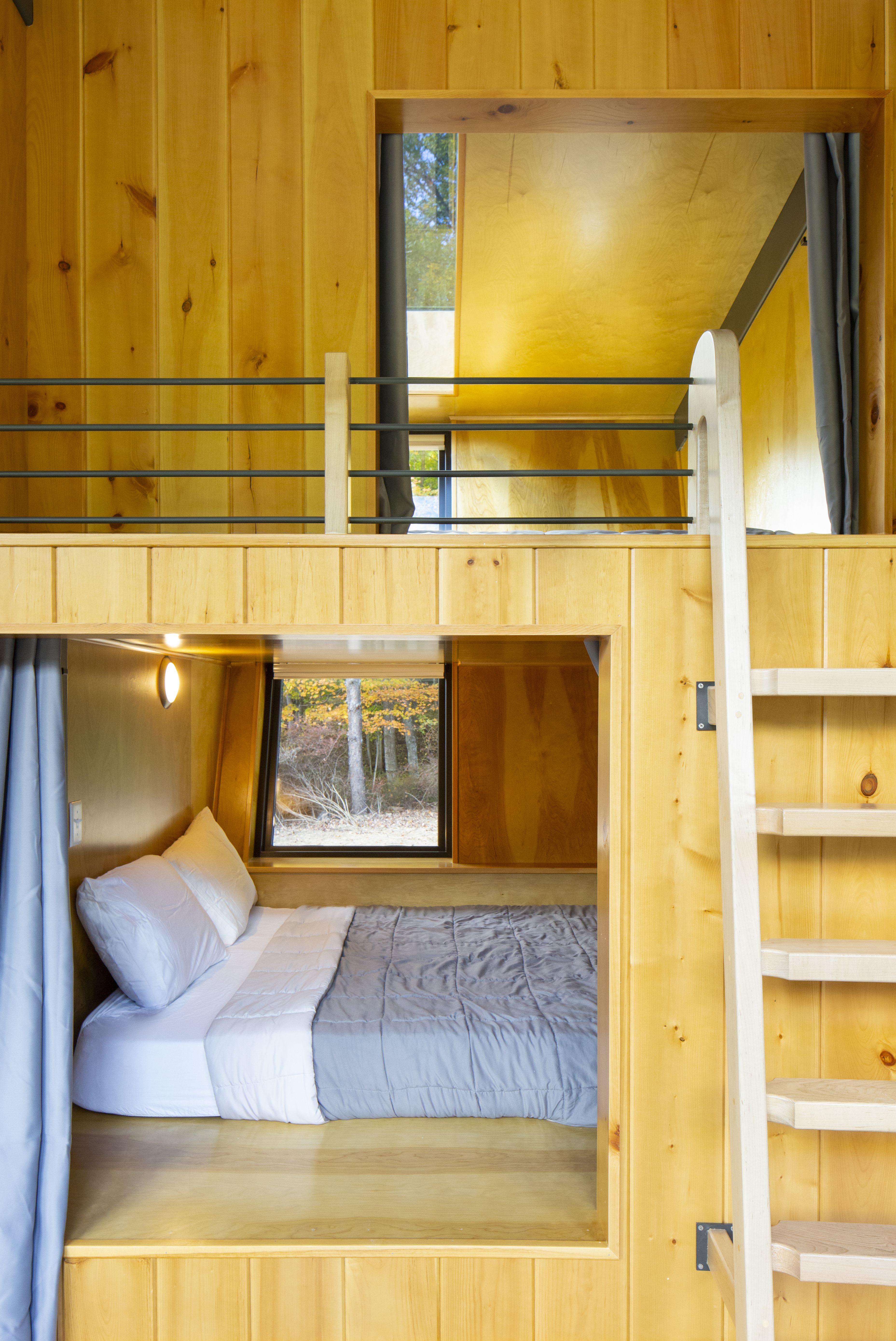 Copy of cabins-interior-bottom-top-pods-melissa